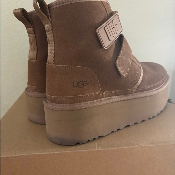 SOLD! Neumel Uggs! Amazing condition, worn only once! Size 10! Summer pricing!💕 - Picture 3 of 10